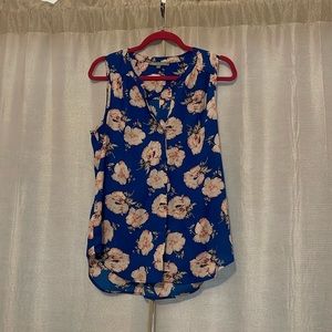 Daniel Rainn, slightly worn blouse